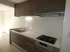 名古屋市昭和区八事富士見、中古マンションのキッチン画像です