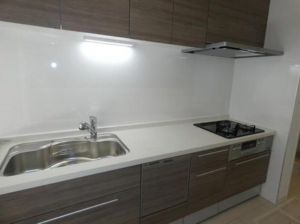 名古屋市昭和区八事富士見、中古マンションのキッチン画像です