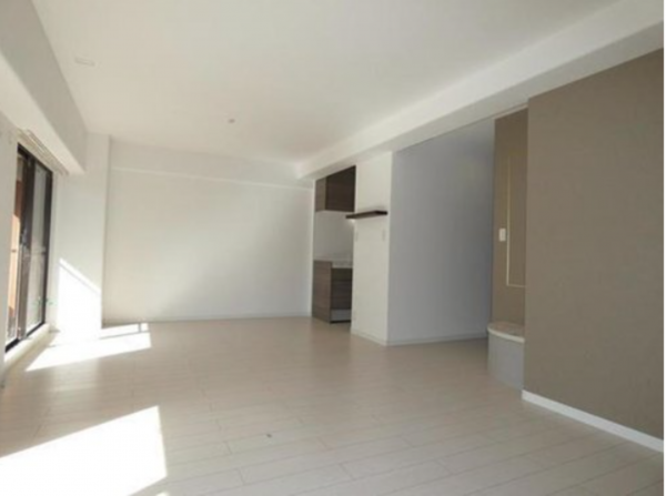 名古屋市昭和区八事富士見、中古マンションの居間画像です