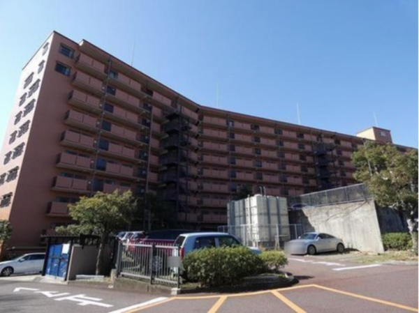 名古屋市昭和区八事富士見、中古マンションの外観画像です