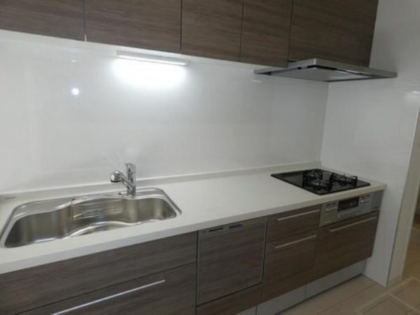 名古屋市昭和区八事富士見、中古マンションのキッチン画像です