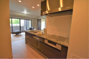 名古屋市昭和区川名山町、中古マンションのキッチン画像です