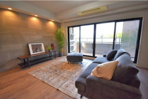 名古屋市昭和区川名山町、中古マンションの居間画像です