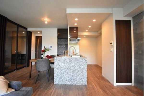 名古屋市昭和区川名山町、中古マンションのキッチン画像です