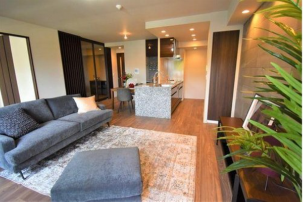 名古屋市昭和区川名山町、中古マンションの居間画像です