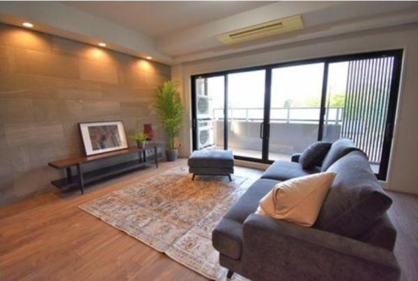 名古屋市昭和区川名山町、中古マンションの居間画像です