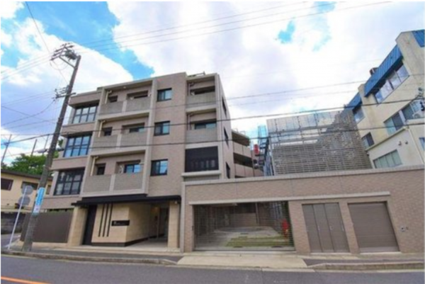 名古屋市昭和区川名山町、中古マンションの外観画像です