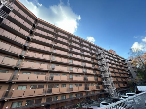 名古屋市昭和区八事富士見、中古マンションの外観画像です