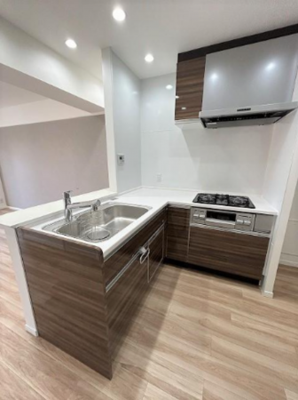 名古屋市昭和区八事富士見、中古マンションのキッチン画像です