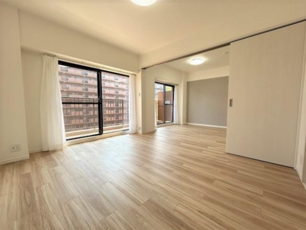 名古屋市昭和区八事富士見、中古マンションの居間画像です