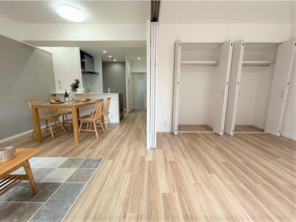 名古屋市昭和区八事富士見、中古マンションの居間画像です