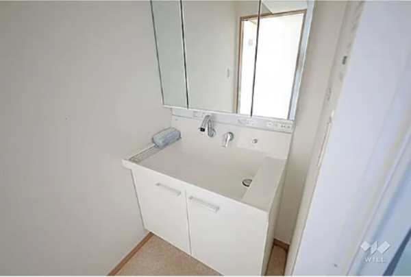 名古屋市昭和区滝子通、中古マンションの洗面画像です