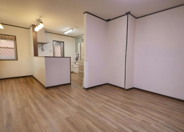 名古屋市昭和区村雲町、中古一戸建ての居間画像です