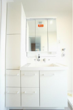 名古屋市昭和区八事富士見、中古マンションの洗面画像です