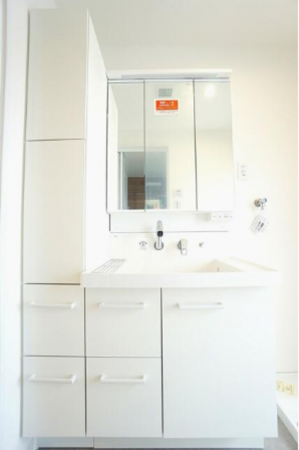 名古屋市昭和区八事富士見、中古マンションの洗面画像です