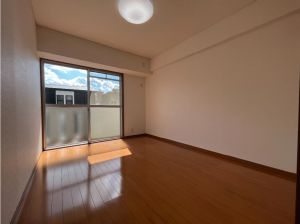 名古屋市昭和区滝子通、中古マンションの寝室画像です