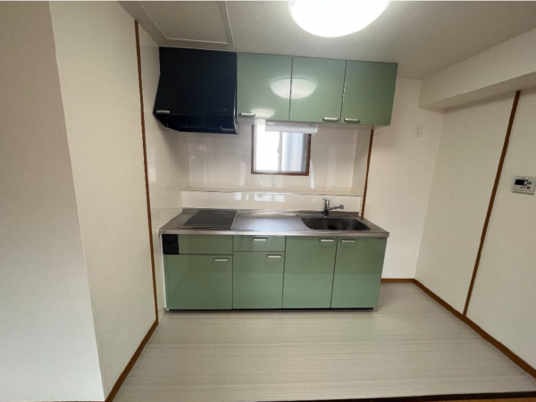 名古屋市昭和区滝子通、中古マンションのキッチン画像です