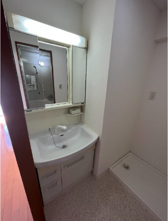 名古屋市昭和区滝子通、中古マンションの洗面画像です