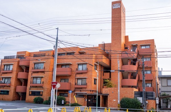 名古屋市昭和区天神町、中古マンションの外観画像です