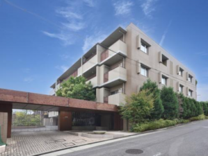 名古屋市昭和区川名山町、中古マンションの外観画像です