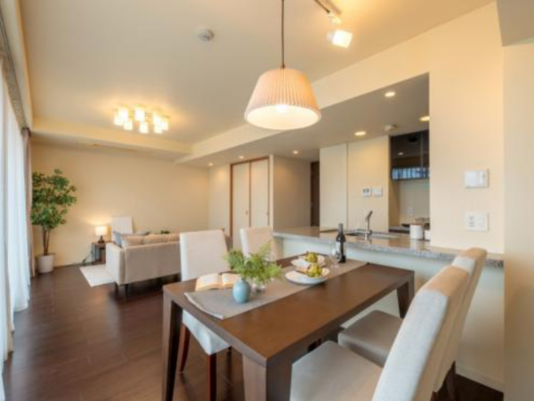 名古屋市昭和区川名山町、中古マンションの居間画像です