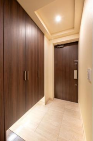 名古屋市昭和区川名山町、中古マンションの玄関画像です