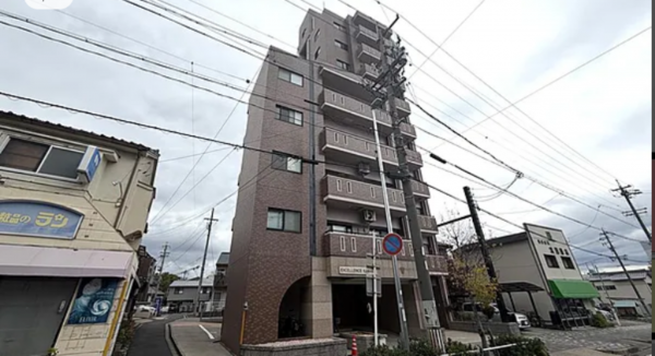 名古屋市昭和区広路通、中古マンションの外観画像です