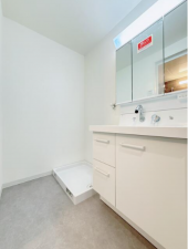 名古屋市昭和区檀溪通、中古マンションの洗面画像です