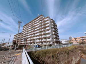 名古屋市昭和区檀溪通、中古マンションの外観画像です