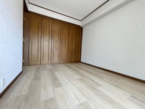 名古屋市昭和区白金、中古マンションの寝室画像です