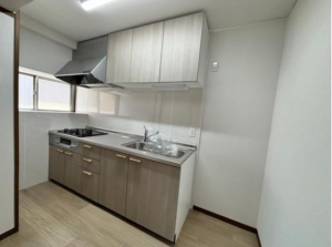 名古屋市昭和区白金、中古マンションのキッチン画像です