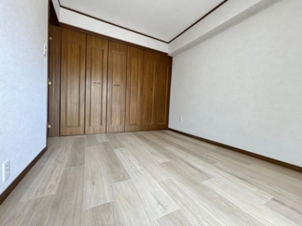 名古屋市昭和区白金、中古マンションの寝室画像です