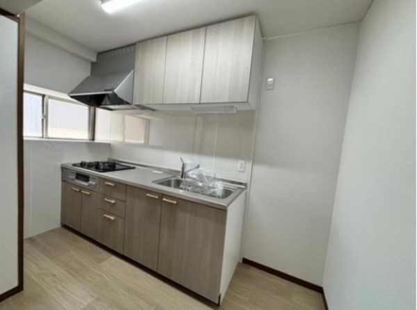 名古屋市昭和区白金、中古マンションのキッチン画像です