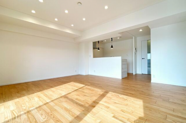 名古屋市昭和区御器所、中古マンションの居間画像です