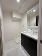 名古屋市昭和区八事富士見、中古マンションの洗面画像です