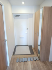 名古屋市昭和区滝川町、中古マンションの玄関画像です