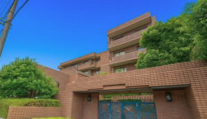 名古屋市昭和区向山町、中古マンションの外観画像です