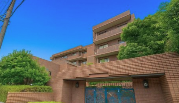 名古屋市昭和区向山町、中古マンションの外観画像です