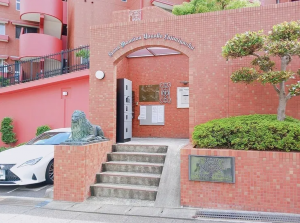 名古屋市昭和区八事富士見、中古マンションのエントランス画像です