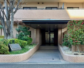 名古屋市昭和区桜山町、中古マンションのエントランス画像です