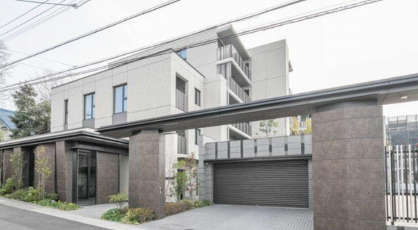 名古屋市昭和区前山町、中古マンションのエントランス画像です