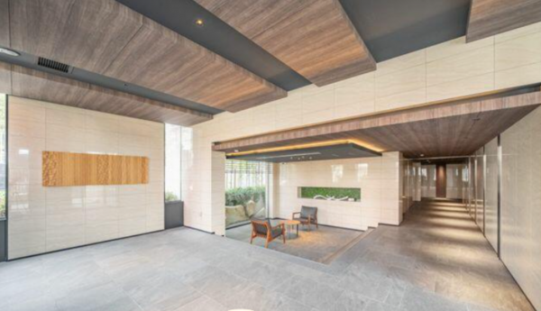 名古屋市昭和区前山町、中古マンションのエントランス画像です