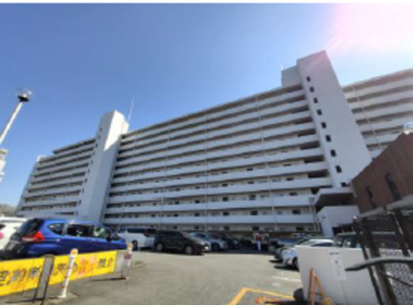 名古屋市昭和区山里町、中古マンションの外観画像です