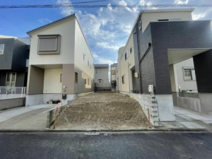 名古屋市瑞穂区白龍町、新築一戸建ての前面道路を含む現地写真画像です