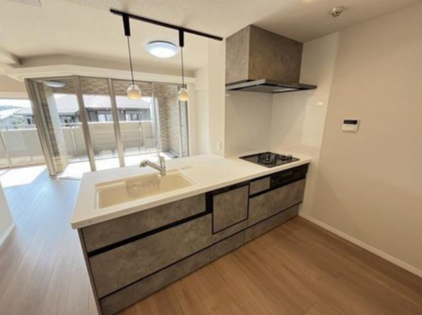 名古屋市瑞穂区彌富町紅葉園、中古マンションのキッチン画像です