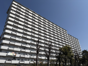 名古屋市瑞穂区浮島町、中古マンションの外観画像です