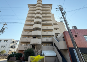 名古屋市瑞穂区瑞穂通、中古マンションの外観画像です