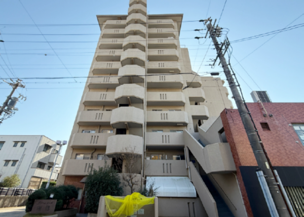 名古屋市瑞穂区瑞穂通、中古マンションの外観画像です