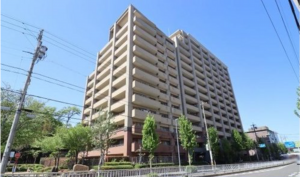 名古屋市瑞穂区彌富町緑ケ岡、中古マンションの外観画像です