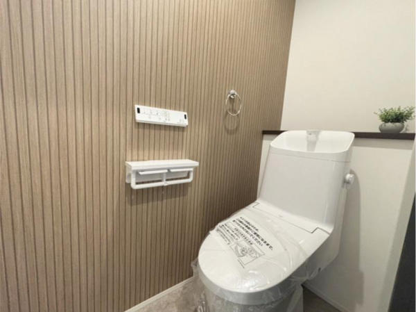 名古屋市瑞穂区本願寺町、新築一戸建てのトイレ画像です